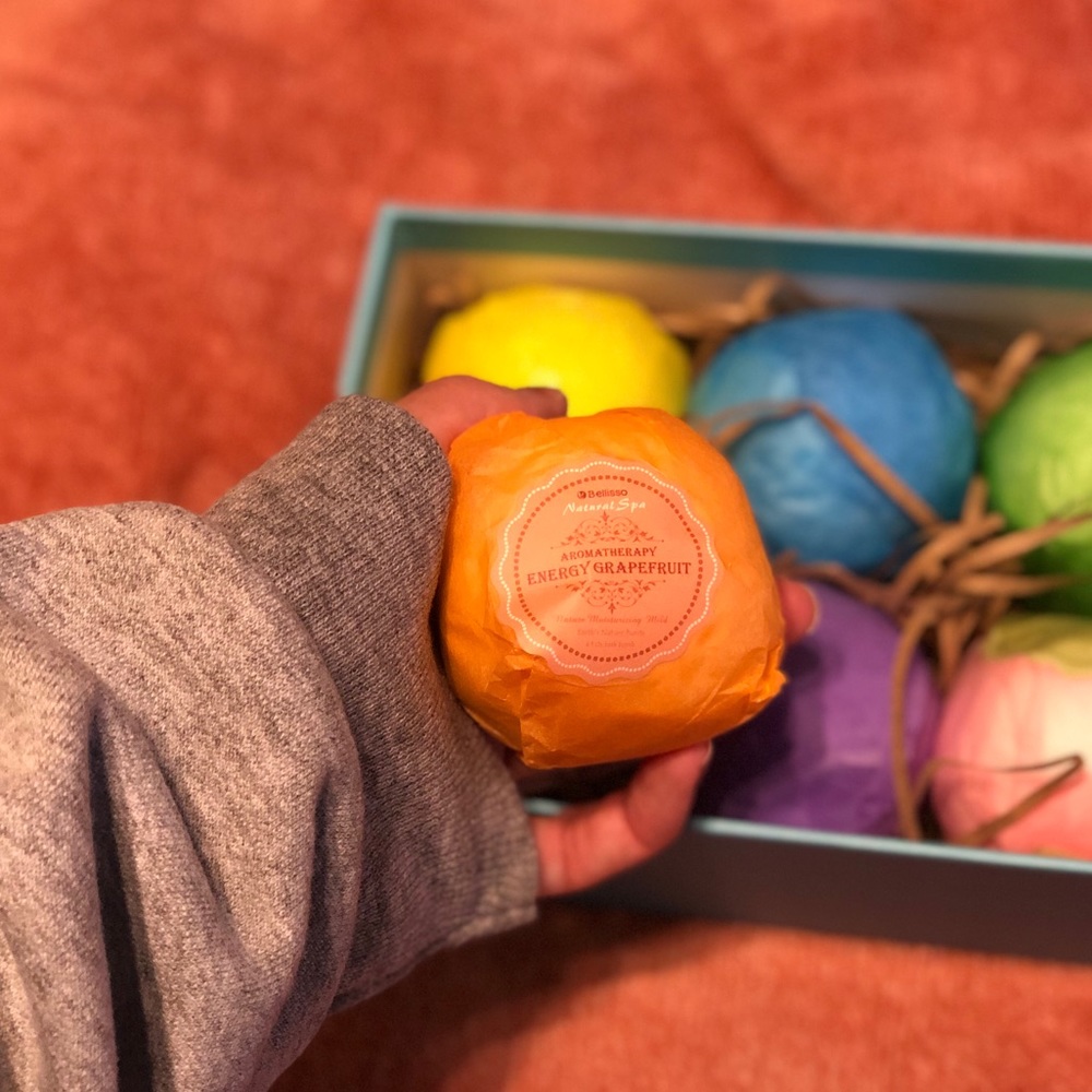 Vegan bath bombs (six)